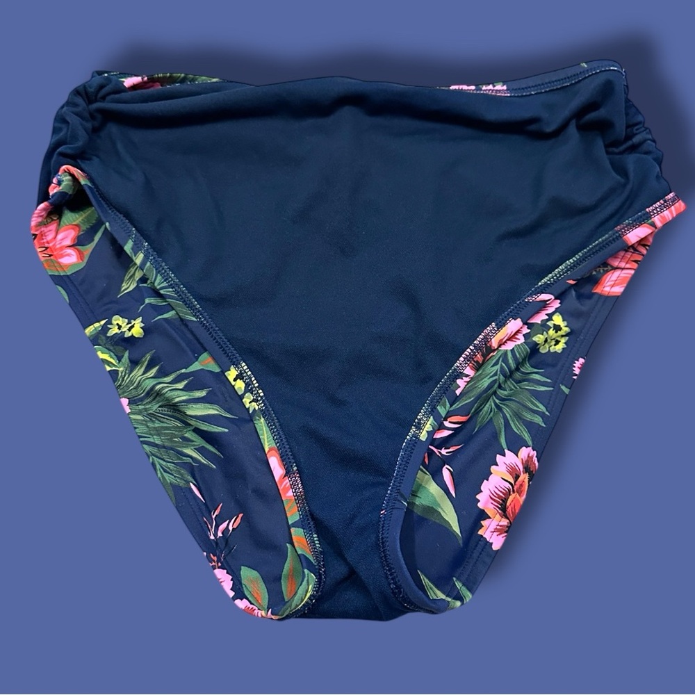 EUC SHADE & SHORE Hawaiian Tropical Hibiscus Floral Bikini. Size Medium/34DD - Picture 10 of 14